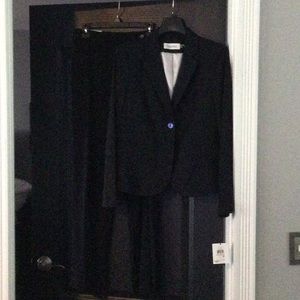 Calvin Klein 2 piece suit
